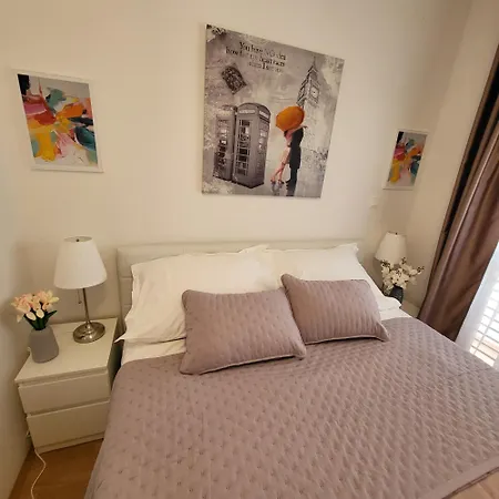 Aurea Apartment